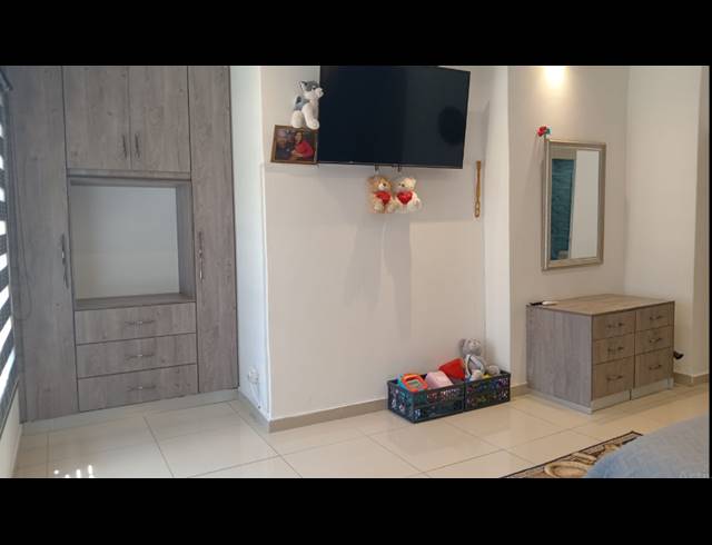 6 BEDROOM HOUSE FOR SALE IN MONDEOR